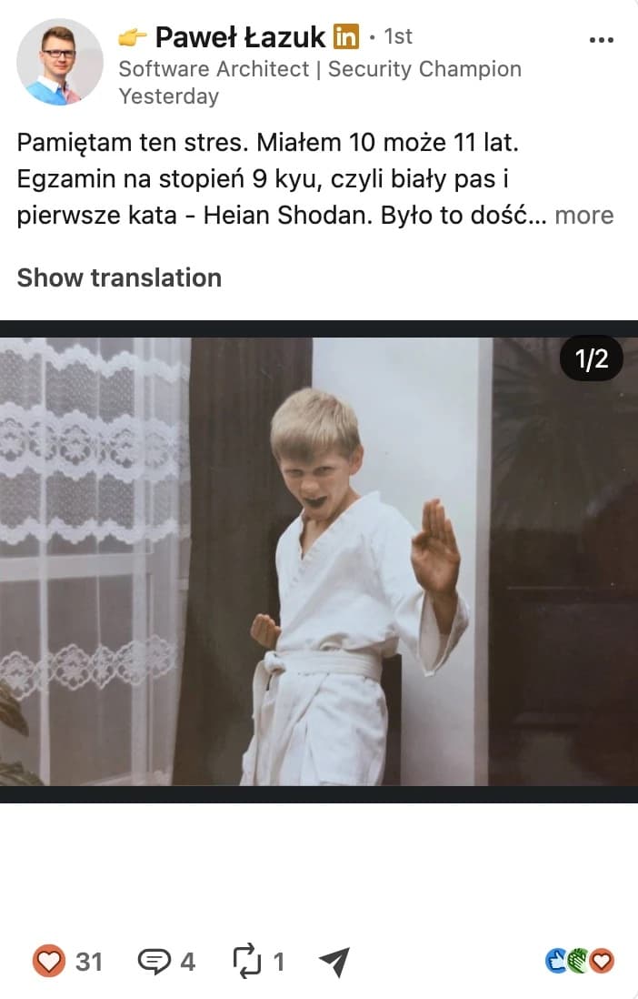Post Pawła Łazuka na LinkedIn o pierwszym kata - zdjęcie z dzieciństwa w kimonie