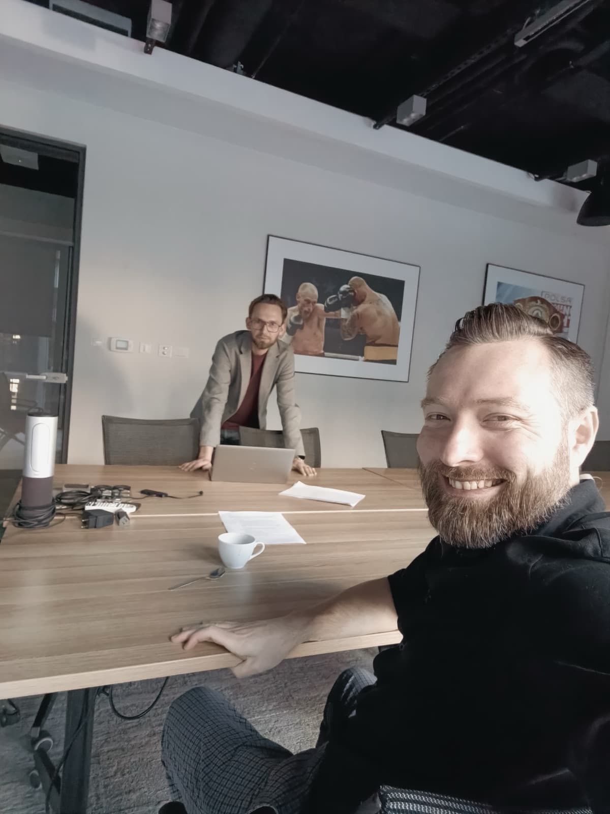 Prowadzący z Arpeggia Studio w sali warsztatowej MAK IT przed startem Warsztatu Architectural KATA